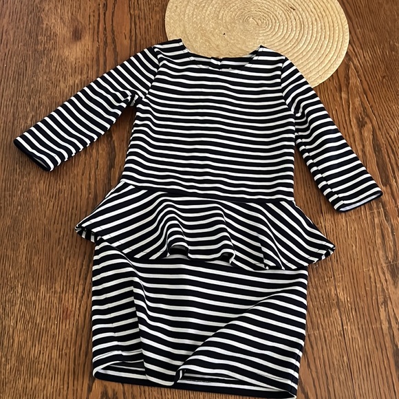 H&M Girls Stripes Peplum Dress Size 6-8yrs - Picture 8 of 9
